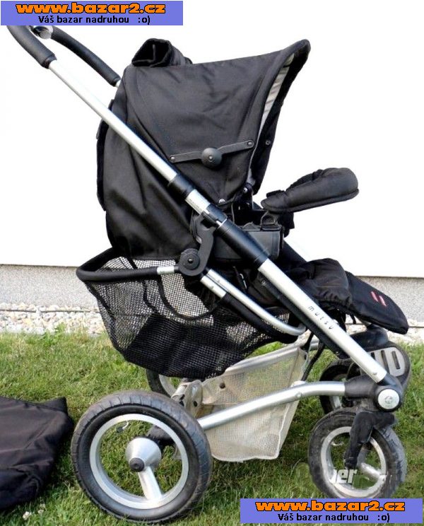 Prodám  kočárek Mutsy se spoustou příslušenství.