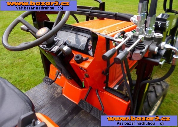 Traktor Hinomoto N9-DiN