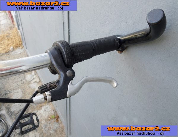 KOLO  MTB stříbrné barvy s kvalitním vybavením.