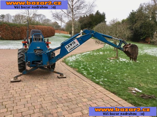 Traktor Ford I220F + příslušenství