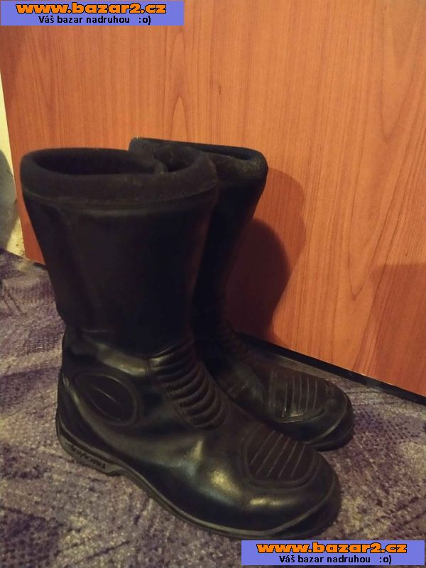 boty na motorku 