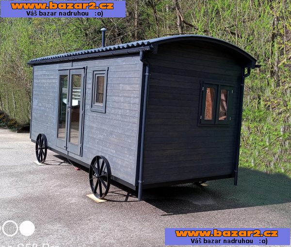 Maringotka s koupelnou a WC