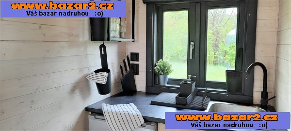Maringotka s koupelnou a WC