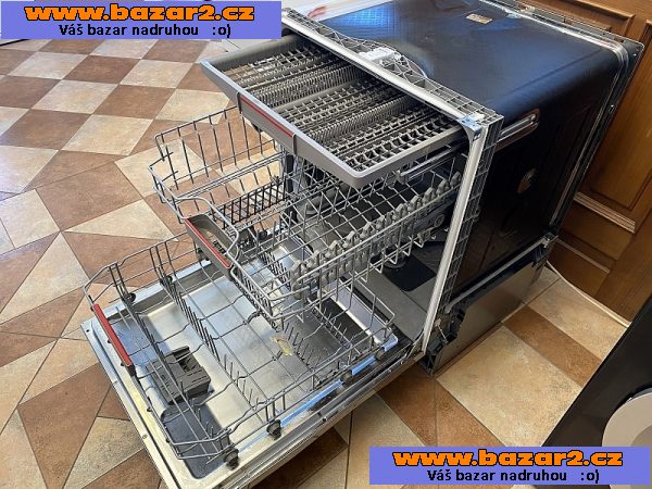 Myčka nádobí vestavná BOSCH SMV46KX01E nerez tři koše
