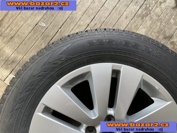 Subaru Outback Alu originál zimní NOKIAN WR SUV4