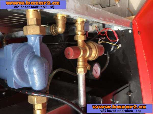 Kamna na pelety s teplovodním výměníkem - 22 kW Topován