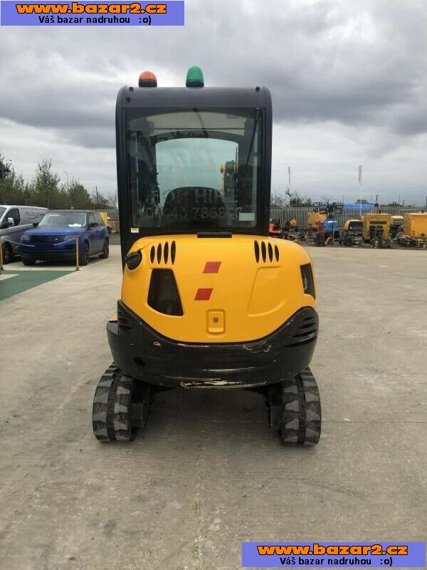 Minibagr JCB 8C-TS026- velmi dobrý stav