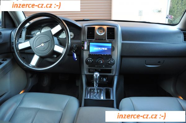 Prodám chrysler 300 nevyužitý...
