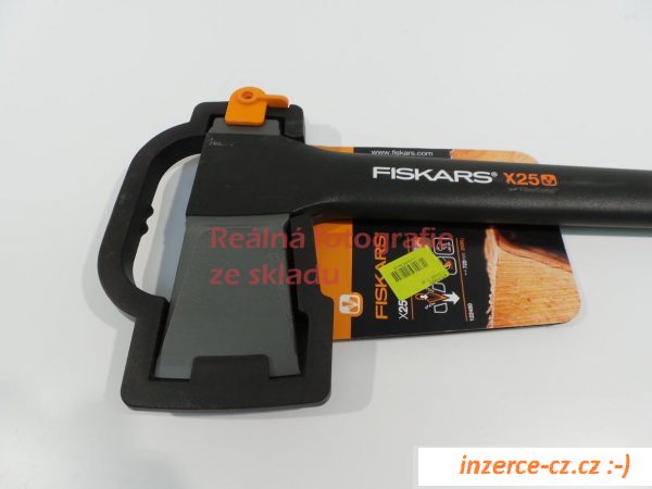 Štípací sekera Fiskars X 25
