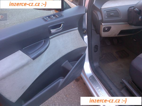 Peugeot 807 2.0 HDi Executive 