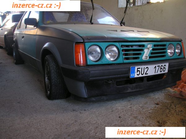 Opel Kadet D 12S Kufrový model