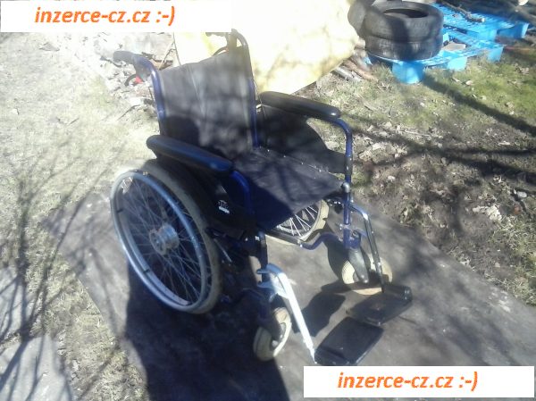 INVALIDNÍ VOZÍK