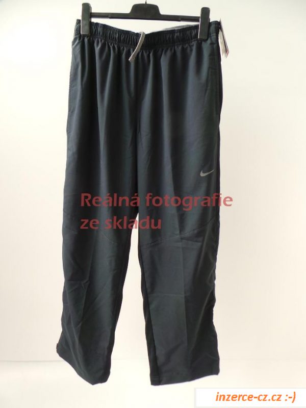 Pánské tepláky Nike černé
