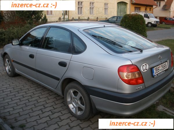 TOYOTA Avensis 1,6 VVT-I Liftback