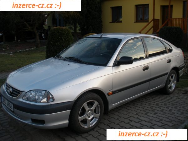 TOYOTA Avensis 1,6 VVT-I Liftback