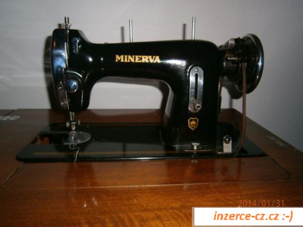 Šlapací šicí stroj Minerva