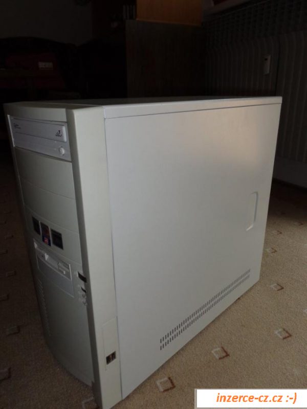 PC sestava s Linux a Windows