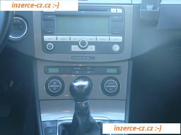 Volkswagen Passat 1.9 TDi Bluemotion Model 09 Navigace