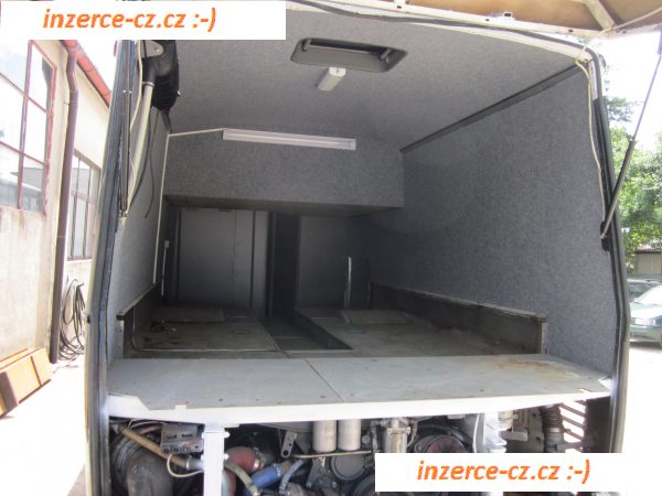 Karosa C934 Renault - obytný přepravník
