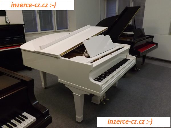 Bílý klavír zn.Petrof model IV po celkové GO