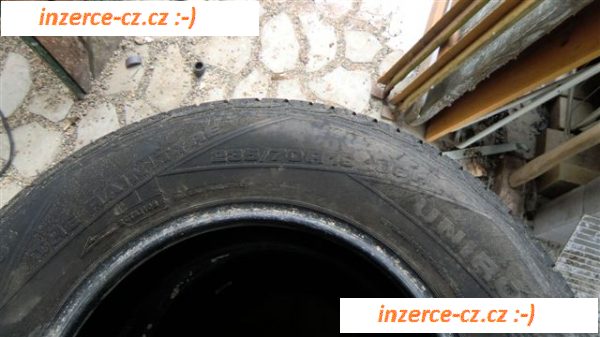 pneu 235/70 R 16
