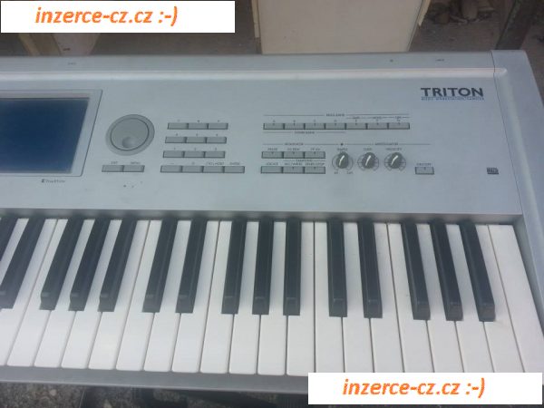 KORG CLASIC 61 WORKSTATION