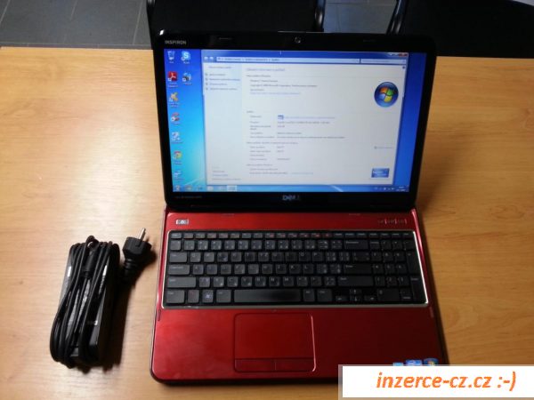Notebook Dell skoro jak nový