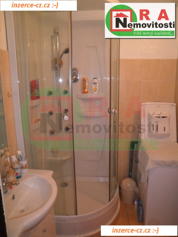 Lázně Bohdaneč 3+1, 65m2, panel s lodžií v OV.