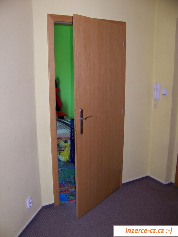 Interiérové dveře a obložky Sapeli