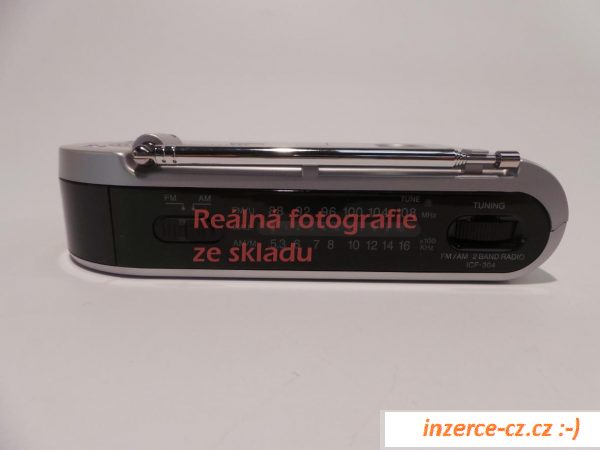 Přenosný rádiopřijímač Sony ICF-304