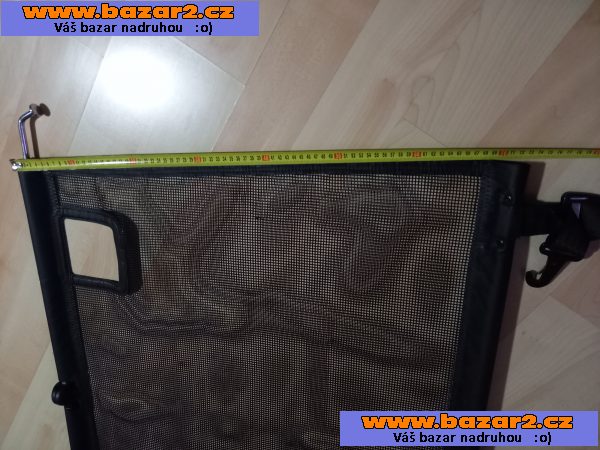 síť do auta mezi kufr a sedačky