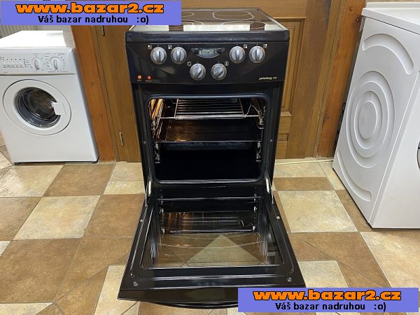 Sporák sklokeramický GORENJE šíře 50 cm hnědý horkovzduch