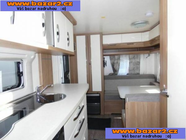 Hobby De Luxe 490 KMF karavan nový