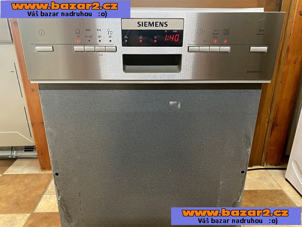 Myčka nádobí vestavná SIEMENS SR54M530EU nerez displej 