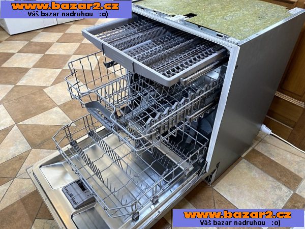 Myčka nádobí SIEMENS extraKLASSE SN48P565DE nerez tři koše