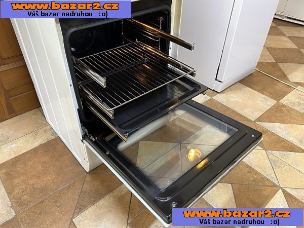 Sporák sklokeramický PRIVILEG šíře 50 cm horkovzduch