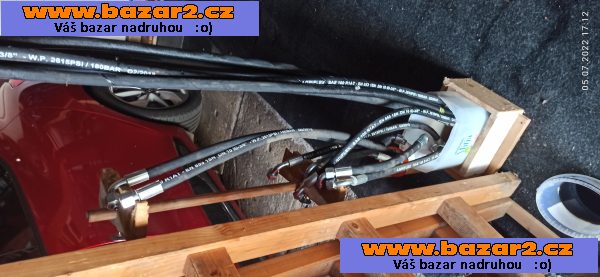 hydraulické komponenty
