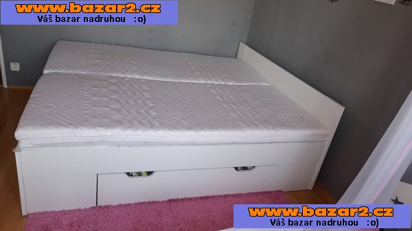 Postel včetně matrací a roštů 