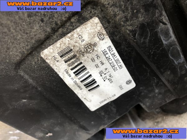 VW Polo 2007 (Přední pravé světlo) ID014