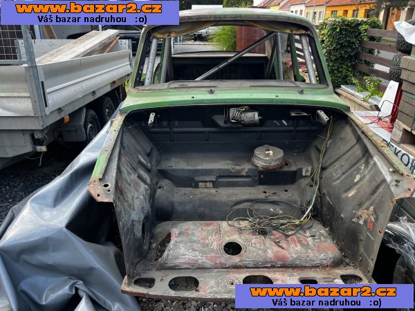 Škoda 100 skelet plus další díly