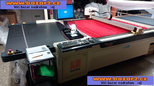 Automatický řezací stroj Lectra Vector 2500