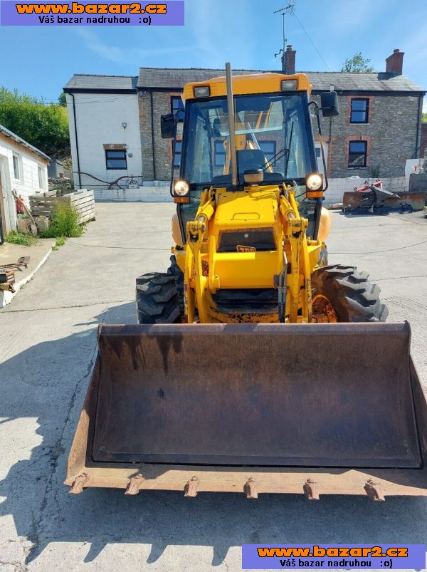 Rýpadlo-nakladač JCB 2CX street master