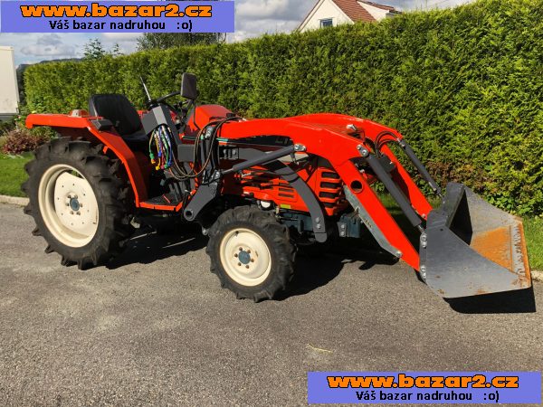   Malotraktor Kubota LI-125 + příslušenství