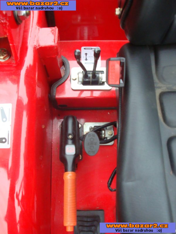 Traktor Dong Feng 304 G2, nový typ, 30Hp