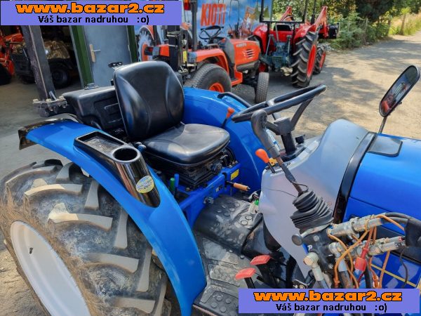 Traktor New Holland Boomer 35-HQ2 - velmi dobrý stav