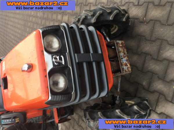 Japonský traktor Kubota B72, 16,5Hp, 4x4