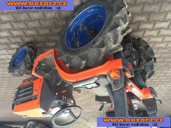 Japonský traktor Kubota B72, 16,5Hp, 4x4