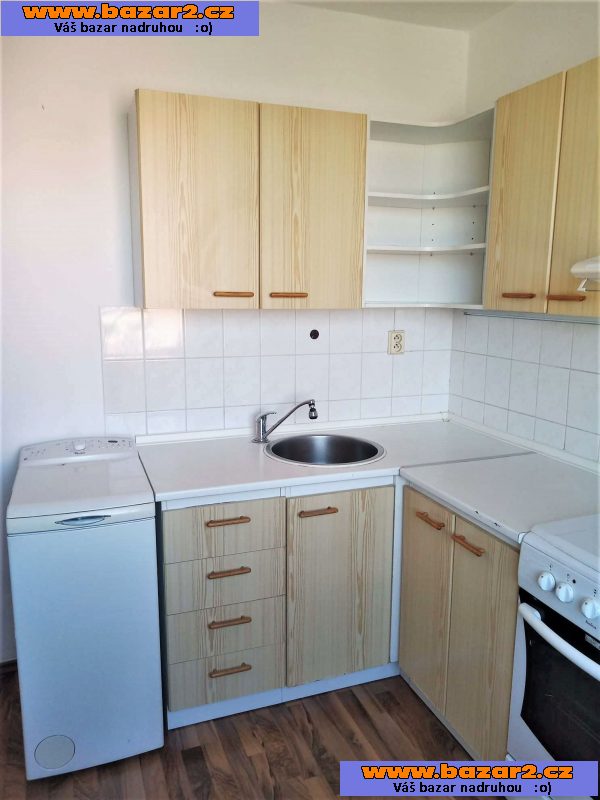 Prodám: 1+1/Balkon, P10-Záhradní město.  
