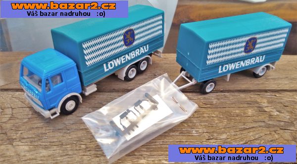 Herpa. Mercedes nákladní auto. Přívěs. Měřítko 1:87. Délka cca 22 cm