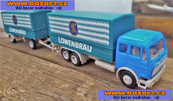 Herpa. Mercedes nákladní auto. Přívěs. Měřítko 1:87. Délka cca 22 cm